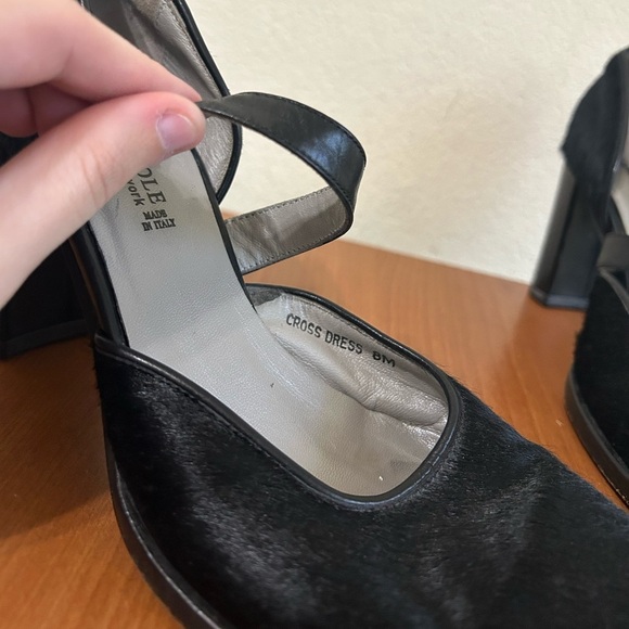 Vintage Kenneth Cole Black Leather Fur Exterior Clasp strap closure Italy Size 8 - Picture 10 of 11